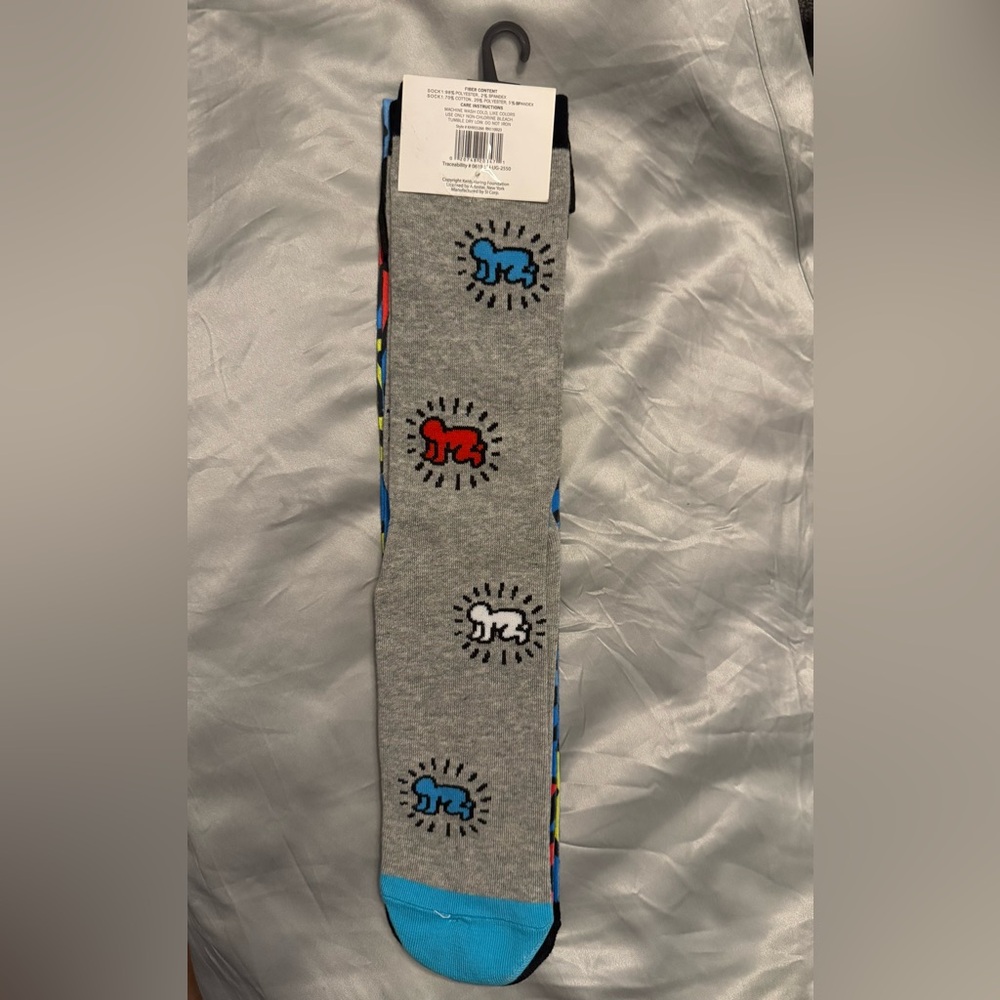 🚫SOLD🚫 Men's KEITH HARING Bold Art Socks - 2 Pairs
Size 10-13 - Picture 6 of 6